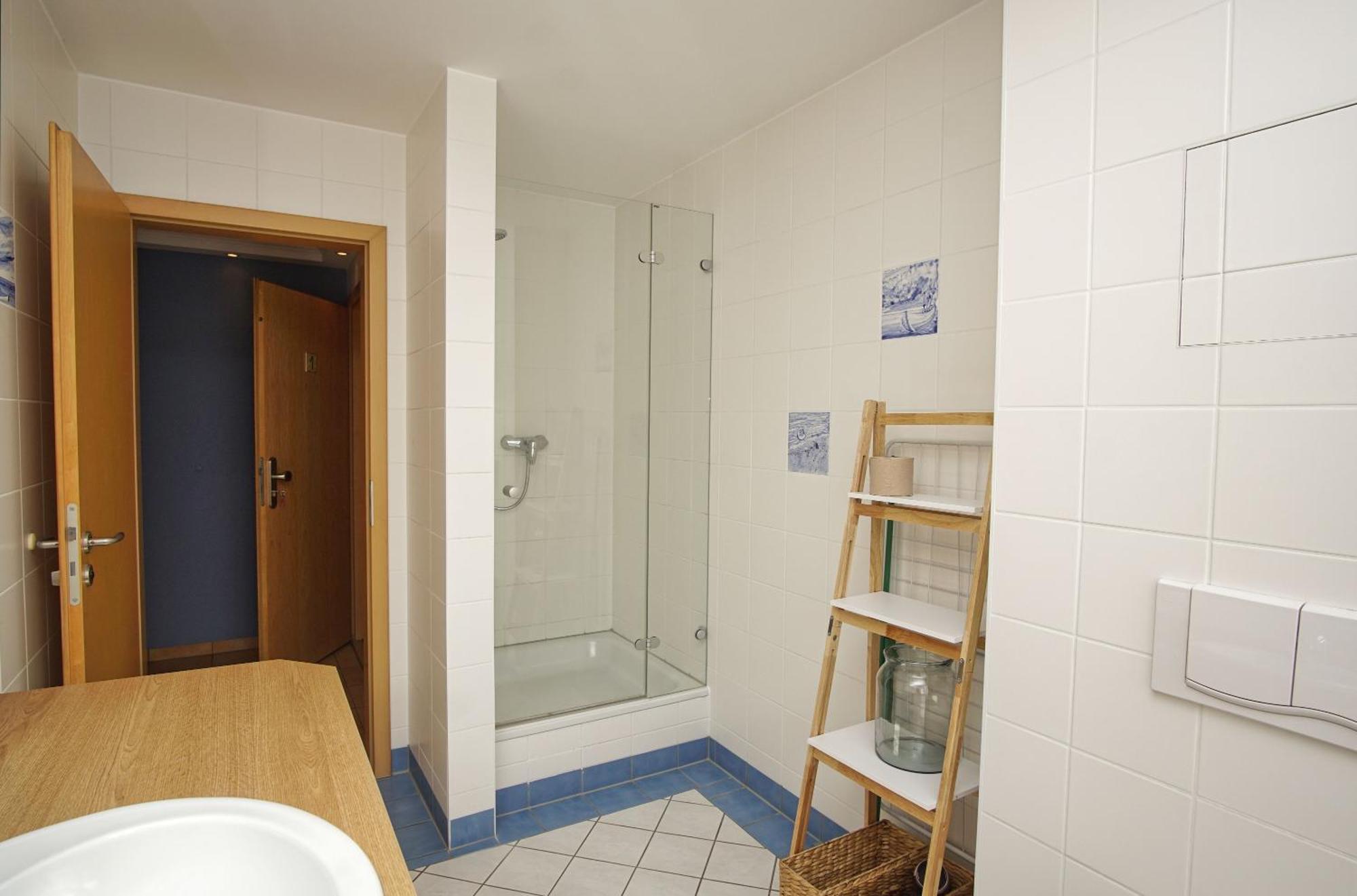Ferienwohnung Mit Traumhaftem Meerblick - Haus Am Meer Fewo 01 Lohme Esterno foto